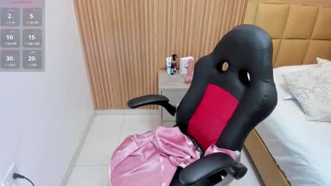          online show from 17, 10, 2025