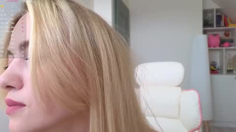 Snapshot of brilliantvictoria chatting on 4, 2, 2025 Vi. online show from 4, 2, 2025