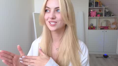 Snapshot of brilliantvictoria chatting on 11, 3, 2025 Vi. online show from 11, 3, 2025