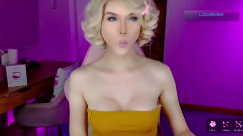 Snapshot of brionatop chatting on 11, 9, 2025 brionatop online show from 11, 9, 2025