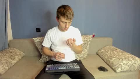 Snapshot of bristlebback chatting on 9, 9, 2025 bristlebback online show from 9, 9, 2025