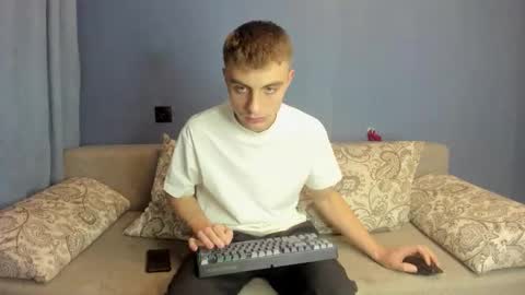 Snapshot of bristlebback chatting on 18, 9, 2025 bristlebback online show from 18, 9, 2025