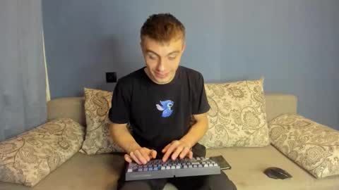 Snapshot of bristlebback chatting on 30, 9, 2025 bristlebback online show from 30, 9, 2025