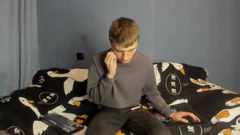 Snapshot of bristlebback chatting on 16, 10, 2025 bristlebback online show from 16, 10, 2025