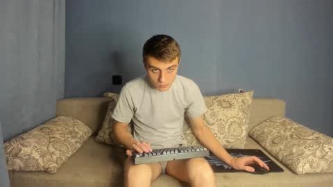 Snapshot of bristlebback chatting on 18, 10, 2025 bristlebback online show from 18, 10, 2025