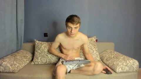 Snapshot of bristlebback chatting on 5, 11, 2025 bristlebback online show from 5, 11, 2025