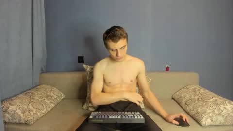 Snapshot of bristlebback chatting on 9, 11, 2025 bristlebback online show from 9, 11, 2025