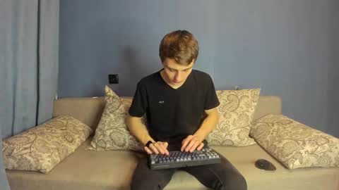 Snapshot of bristlebback chatting on 16, 11, 2025 bristlebback online show from 16, 11, 2025