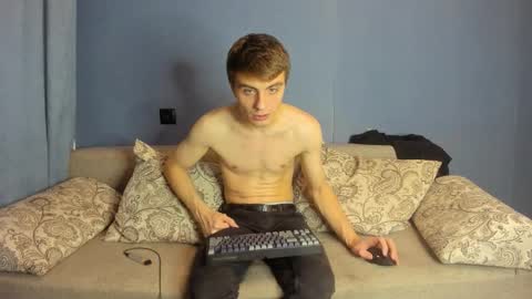 Snapshot of bristlebback chatting on 19, 11, 2025 bristlebback online show from 19, 11, 2025