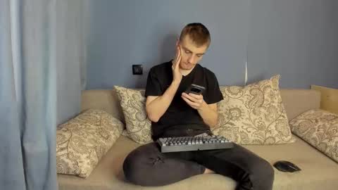 Snapshot of bristlebback chatting on 10, 3, 2026 bristlebback online show from 10, 3, 2026