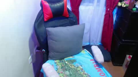 scarleth    follow mee 3 kis online show from 5, 2, 2025