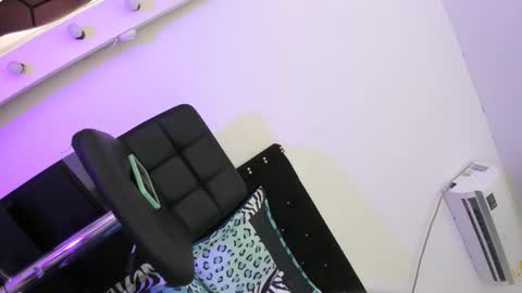 britannyxhorny online show from 17, 12, 2025