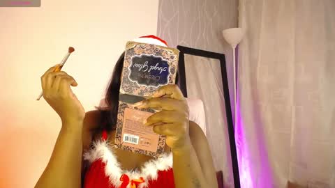 Snapshot of britanymooree chatting on 30, 12, 2024 Britany online show from 30, 12, 2024