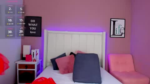 Snapshot of britanymooree chatting on 31, 10, 2025 Britany online show from 31, 10, 2025