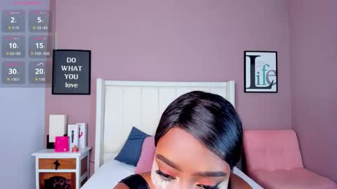 Snapshot of britanymooree chatting on 3, 11, 2025 Britany online show from 3, 11, 2025