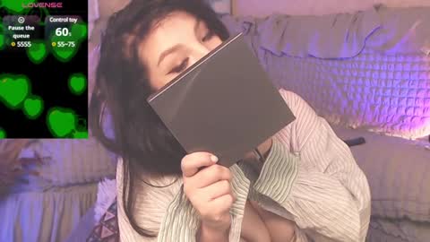 Snapshot of britneybarker chatting on 7, 12, 2024 britneybarker online show from 7, 12, 2024