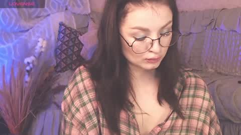 Snapshot of britneybarker chatting on 14, 12, 2024 britneybarker online show from 14, 12, 2024