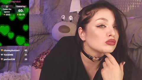 Snapshot of britneybarker chatting on 18, 12, 2024 britneybarker online show from 18, 12, 2024
