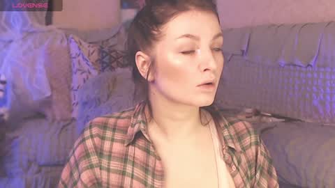 Snapshot of britneybarker chatting on 26, 12, 2024 britneybarker online show from 26, 12, 2024