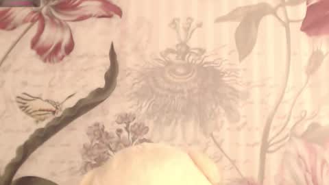 Snapshot of britneybarker chatting on 17, 10, 2025 britneybarker online show from 17, 10, 2025