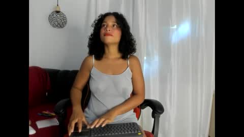 brownvelvet_ online show from 15, 11, 2025