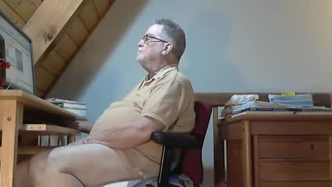 Snapshot of brubar chatting on 11, 10, 2025 brubar online show from 11, 10, 2025