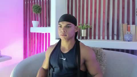 bruce_stroud online show from 22, 10, 2025