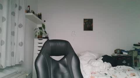 Snapshot of brucemf chatting on 19, 10, 2025 Bruce online show from 19, 10, 2025