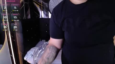 Bruja SCarlata online show from 21, 10, 2025