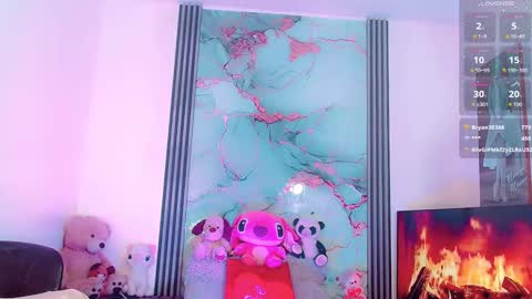 Snapshot of brunettesexy11 chatting on 11, 10, 2025 ChannelR online show from 11, 10, 2025