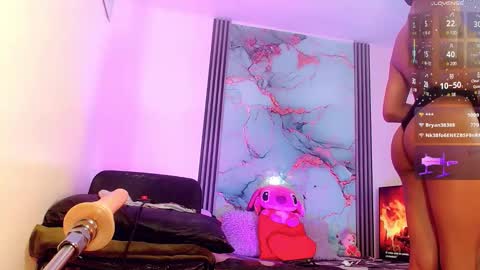 Snapshot of brunettesexy11 chatting on 17, 10, 2025 ChannelR online show from 17, 10, 2025