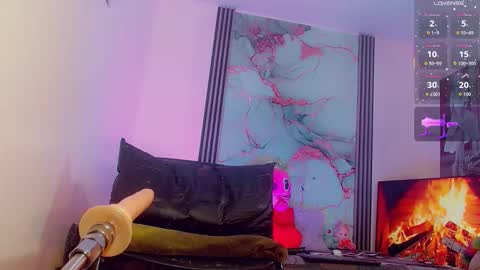 Snapshot of brunettesexy11 chatting on 11, 11, 2025 ChannelR online show from 11, 11, 2025