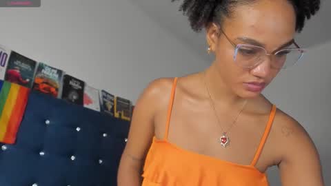 brunettjhelen online show from 10, 10, 2025