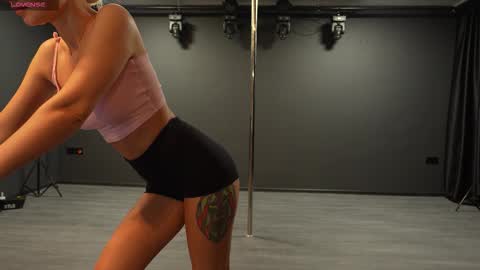 Snapshot of bubble__gum_ chatting on 15, 11, 2025 Bubble gum online show from 15, 11, 2025