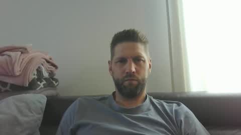 Snapshot of bubblebee1982 chatting on 12, 9, 2025 bubblebee1982 online show from 12, 9, 2025