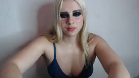 Snapshot of bubblebut11 chatting on 9, 10, 2025 Isabella but call me isa online show from 9, 10, 2025