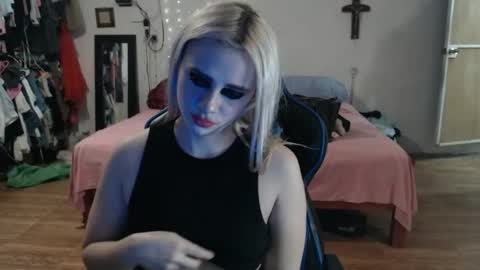 Snapshot of bubblebut11 chatting on 25, 11, 2025 Isabella but call me isa online show from 25, 11, 2025