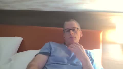 Snapshot of budman004 chatting on 15, 3, 2026 budman004 online show from 15, 3, 2026