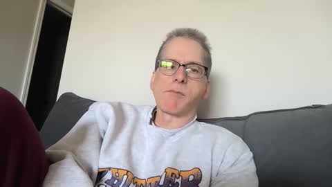 Snapshot of budman004 chatting on 11, 4, 2026 budman004 online show from 11, 4, 2026