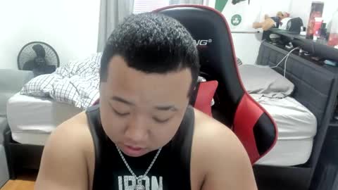 buffsexyman24 online show from 5, 3, 2025