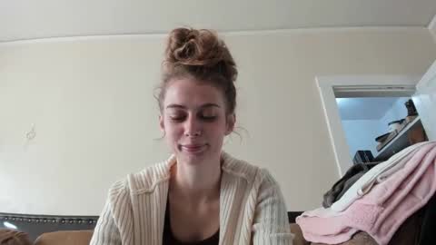 Snapshot of buffybarloe chatting on 14, 12, 2024 Buffy online show from 14, 12, 2024