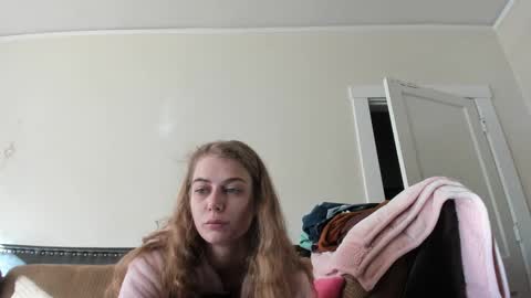 Snapshot of buffybarloe chatting on 15, 12, 2024 Buffy online show from 15, 12, 2024