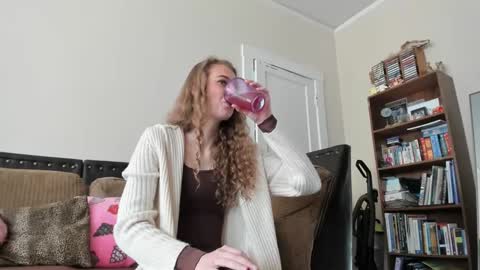 Snapshot of buffybarloe chatting on 20, 12, 2024 Buffy online show from 20, 12, 2024