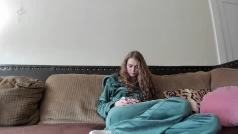 Snapshot of buffybarloe chatting on 11, 2, 2025 Buffy online show from 11, 2, 2025