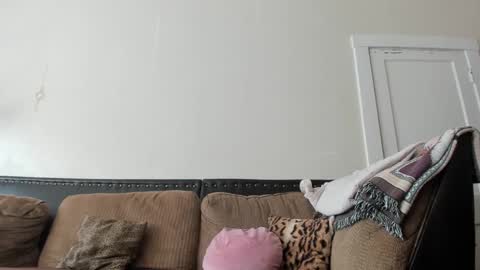 Snapshot of buffybarloe chatting on 22, 2, 2025 Buffy online show from 22, 2, 2025