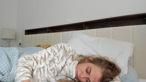 Snapshot of buffybarloe chatting on 20, 9, 2025 Buffy online show from 20, 9, 2025