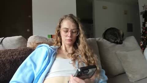 Snapshot of buffybarloe chatting on 23, 11, 2025 Buffy online show from 23, 11, 2025