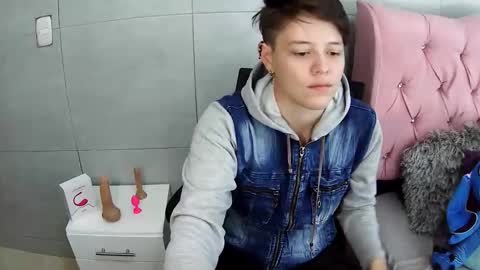 Snapshot of bug2025 chatting on 19, 11, 2025 bug2025 online show from 19, 11, 2025