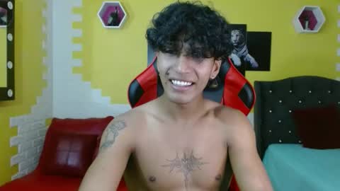 Snapshot of bull_cam chatting on 19, 10, 2025 bull_cam online show from 19, 10, 2025