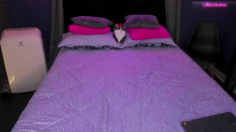 Snapshot of bull_vixen2001 chatting on 16, 10, 2025 Bunny and The Rock online show from 16, 10, 2025